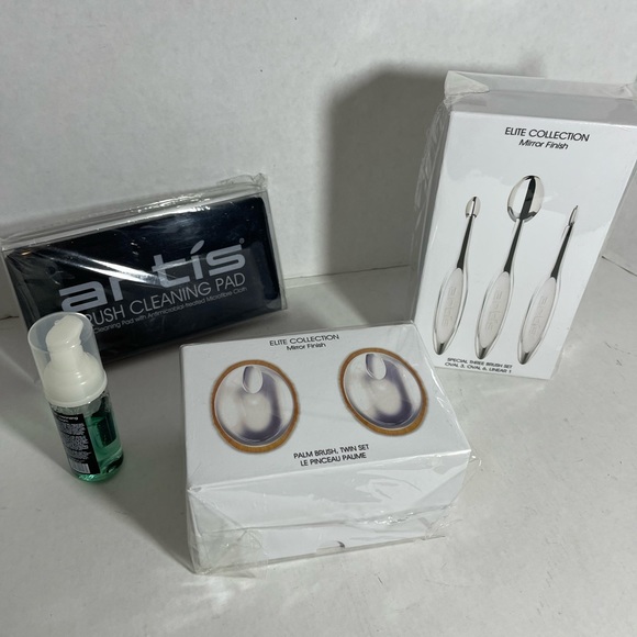Bundle of Artis Make up brushes